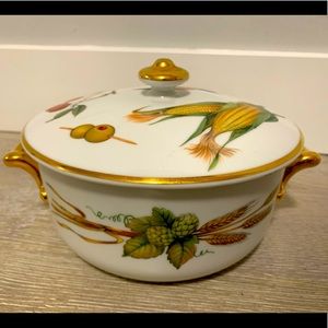 Royal Worcester Casserole Dish 7 in.
